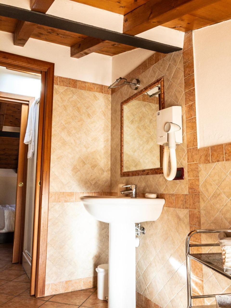 Hotel Le Finestre Su Borghetto Valeggio sul Mincio Zewnętrze zdjęcie