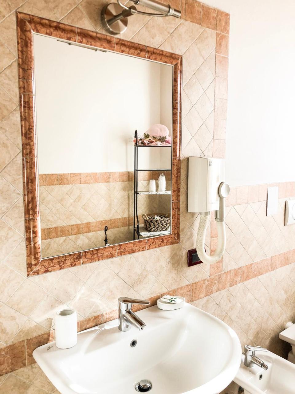 Hotel Le Finestre Su Borghetto Valeggio sul Mincio Zewnętrze zdjęcie